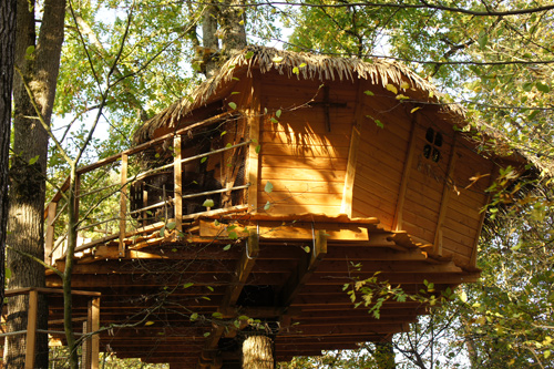 Squirrels tree house (3 to 5 pax) from 185 €